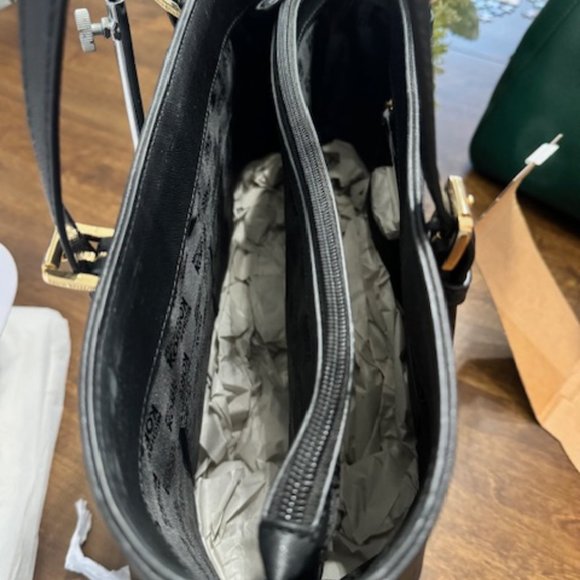 Michael Kors Jet Set Large Pocket Tote - Picture 5 of 8